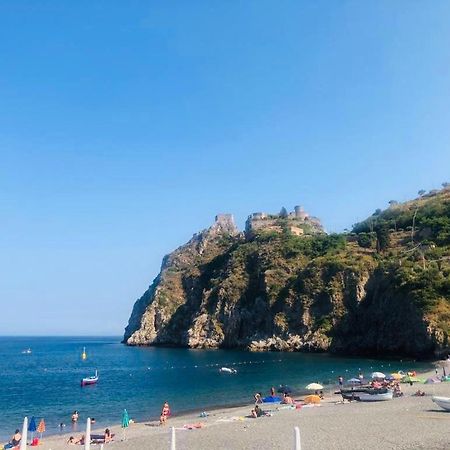 Appartamento Sul Lungomare Di S Alessio SantʼAlessio Siculo 외부 사진