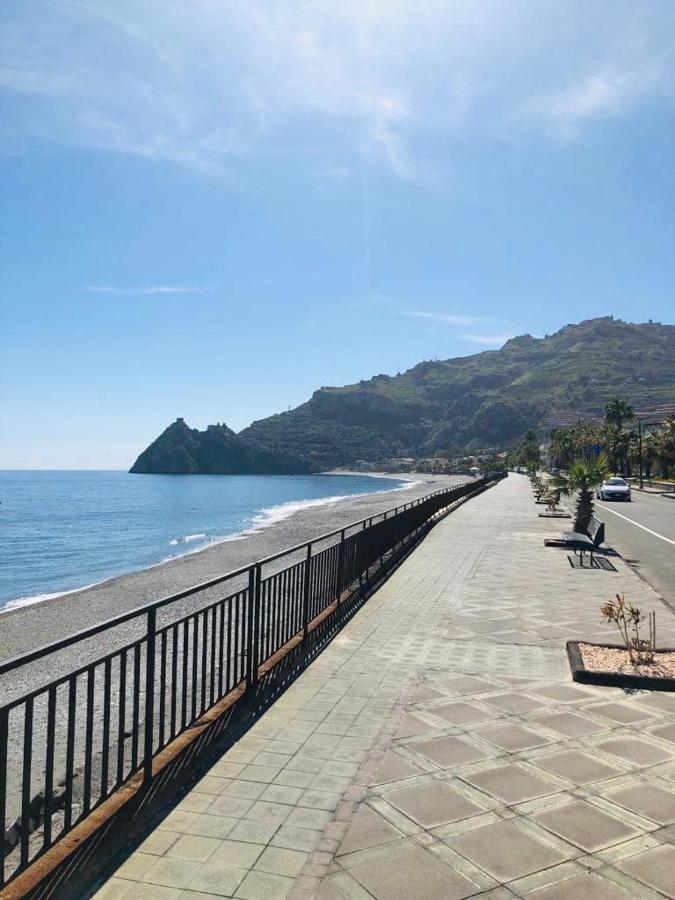 Appartamento Sul Lungomare Di S Alessio SantʼAlessio Siculo 외부 사진